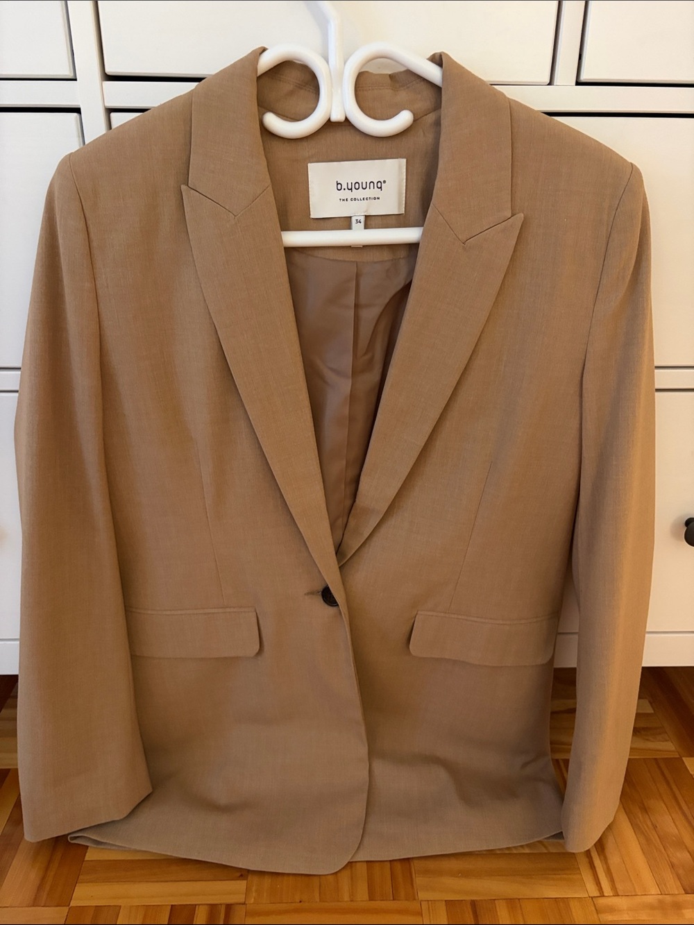 b.young Women's Tailored Camel Single-Button Blazer LIKe NeW